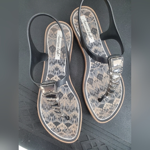 Aeropostale slippers size 6 - Picture 2 of 2